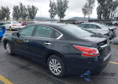 2015 Nissan Altima 2.5 S z USA, uszkodzony, nr VIN 1N4AL3AP1FN864369